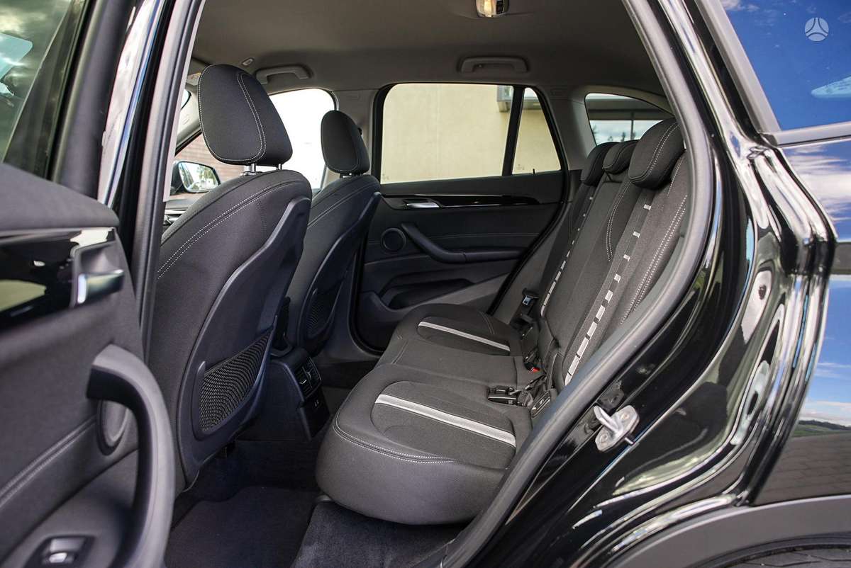 BMW X1, 2.0 l., off-road / crossover