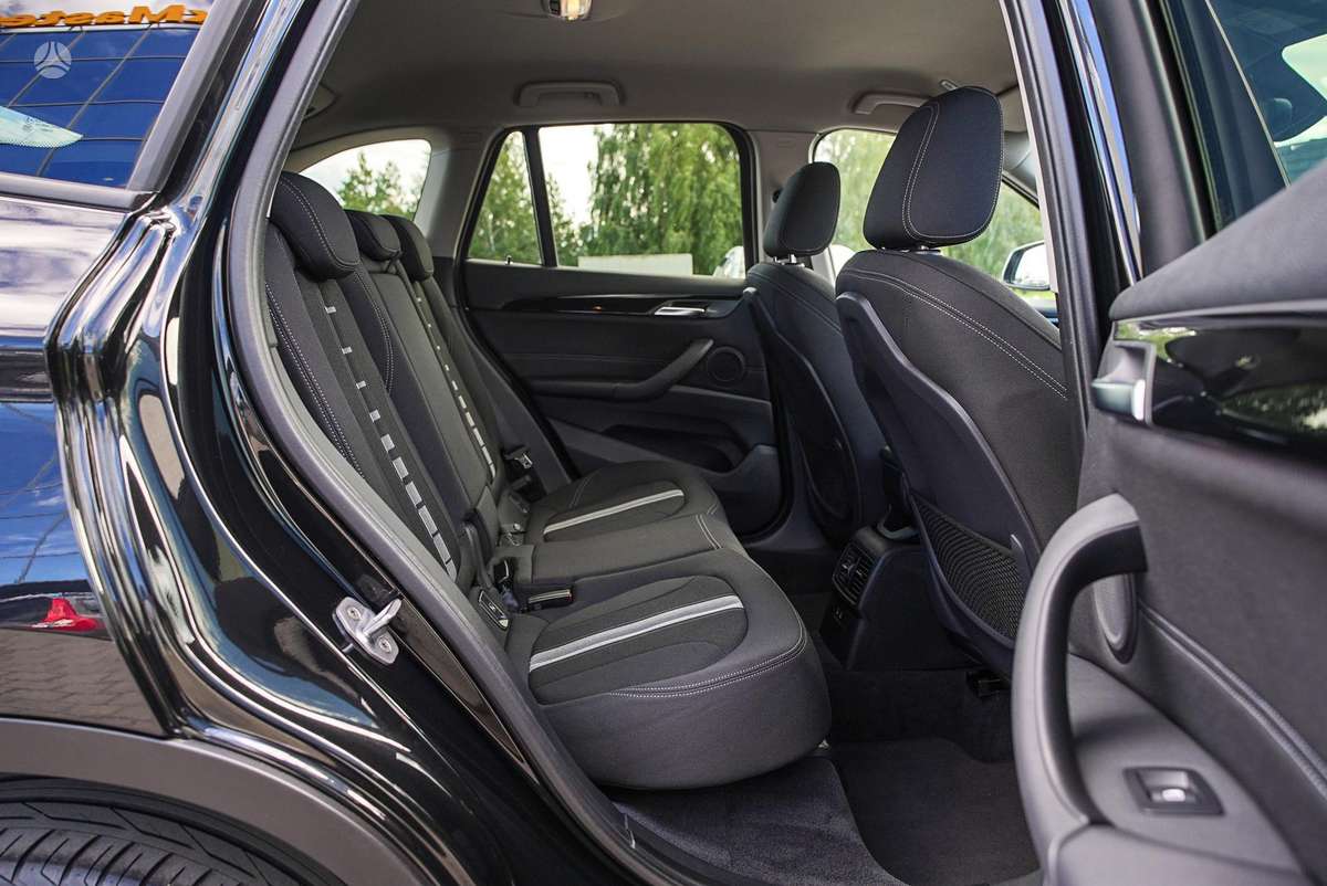 BMW X1, 2.0 l., off-road / crossover