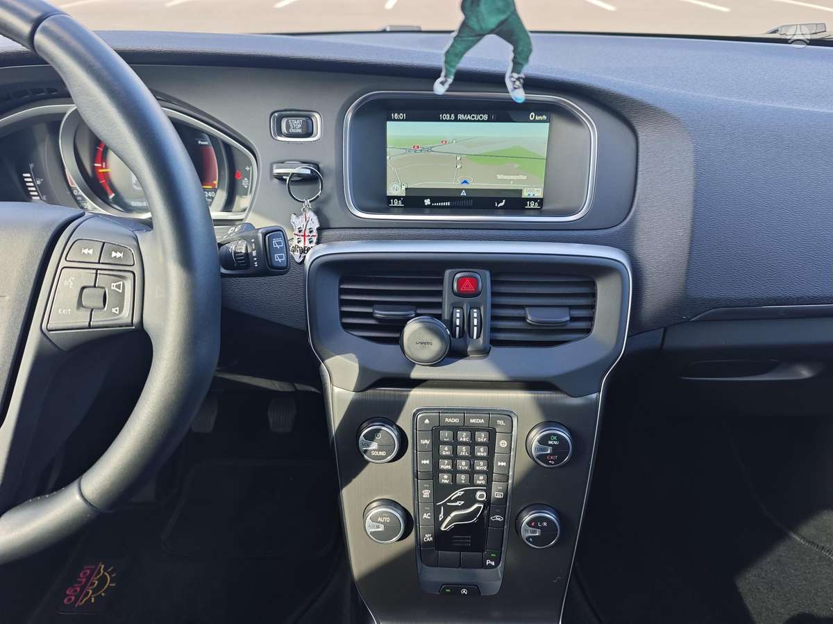 Volvo V40 - 10