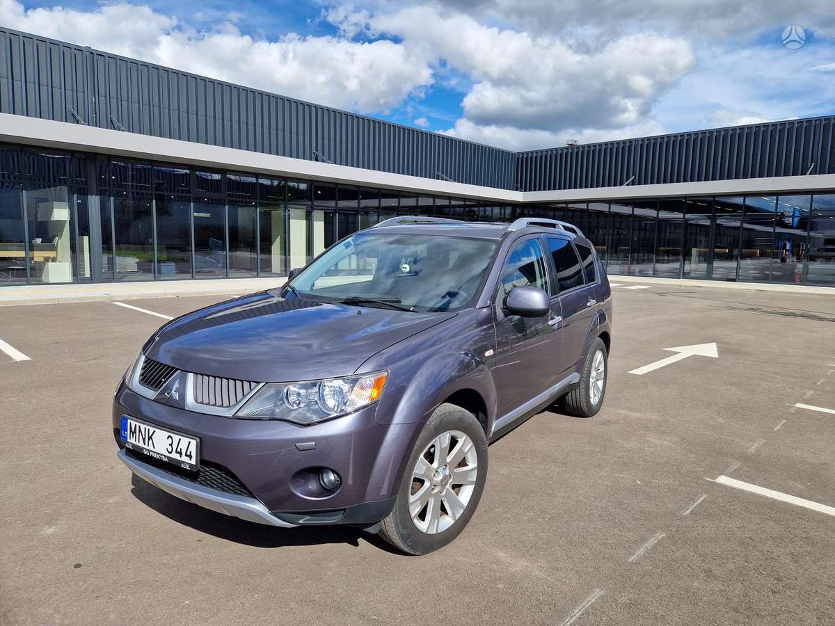 Mitsubishi Outlander - 1