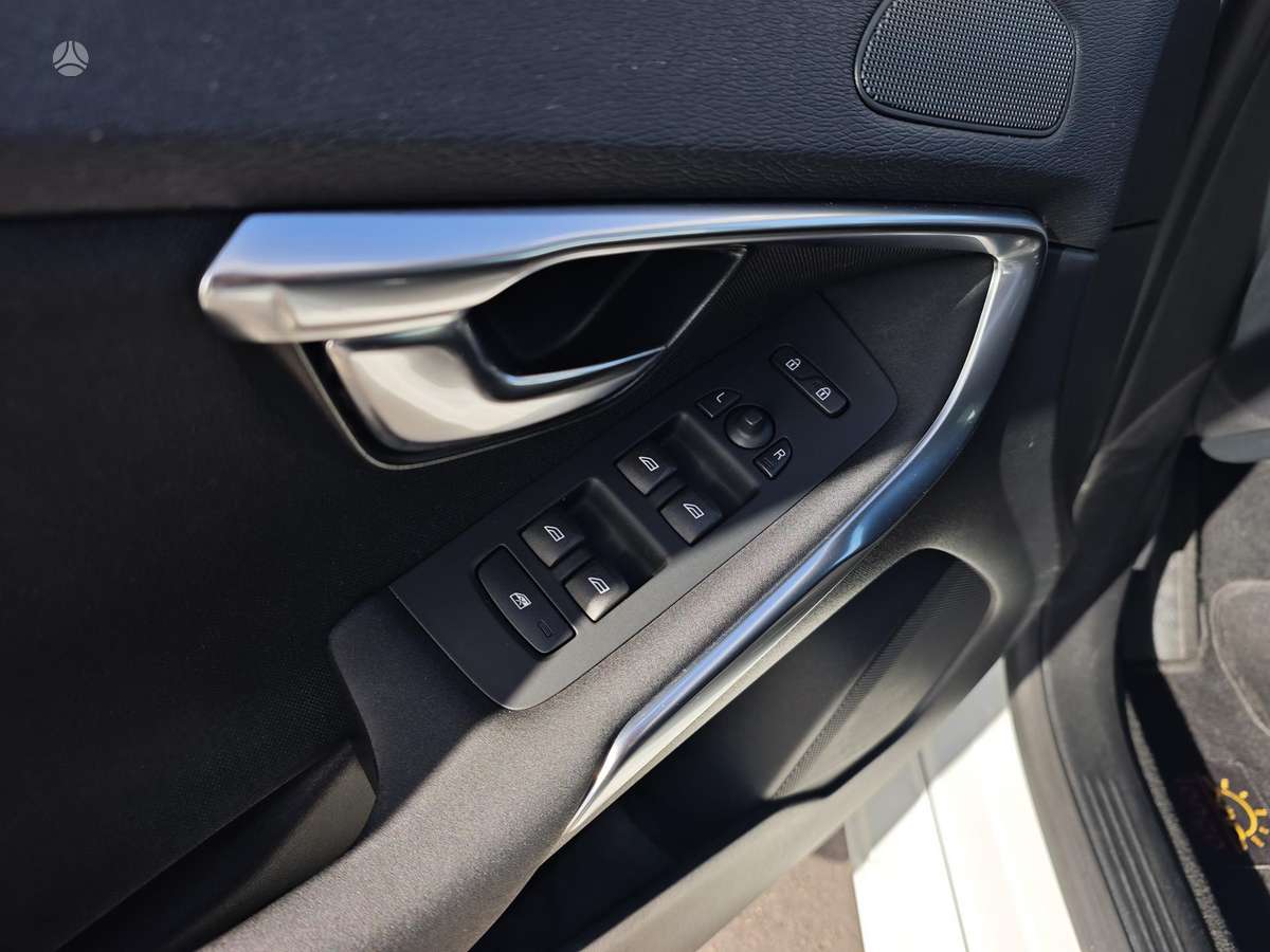 Volvo V40, 2.0 l., hatchback
