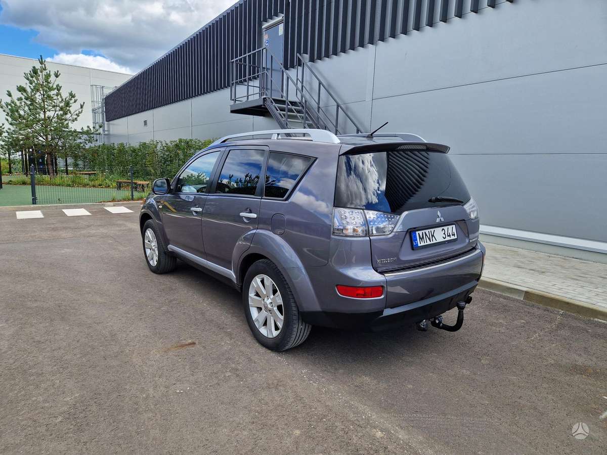 Mitsubishi Outlander - 3
