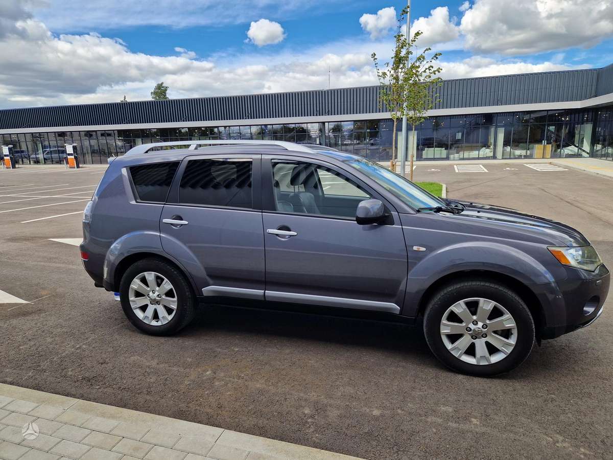 Mitsubishi Outlander - 7