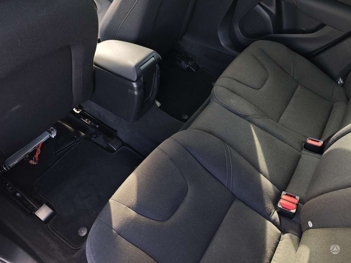 Volvo V40, 2.0 l., hatchback