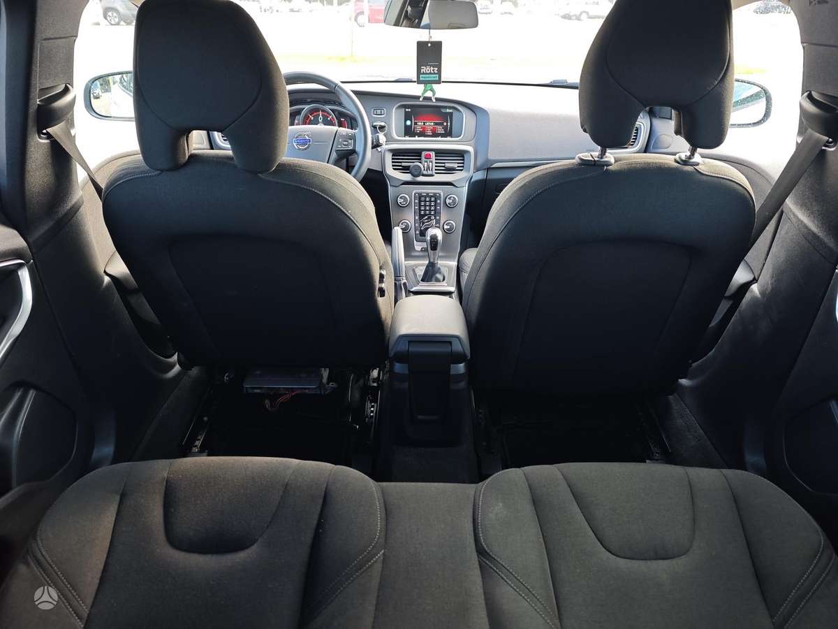 Volvo V40, 2.0 l., hatchback