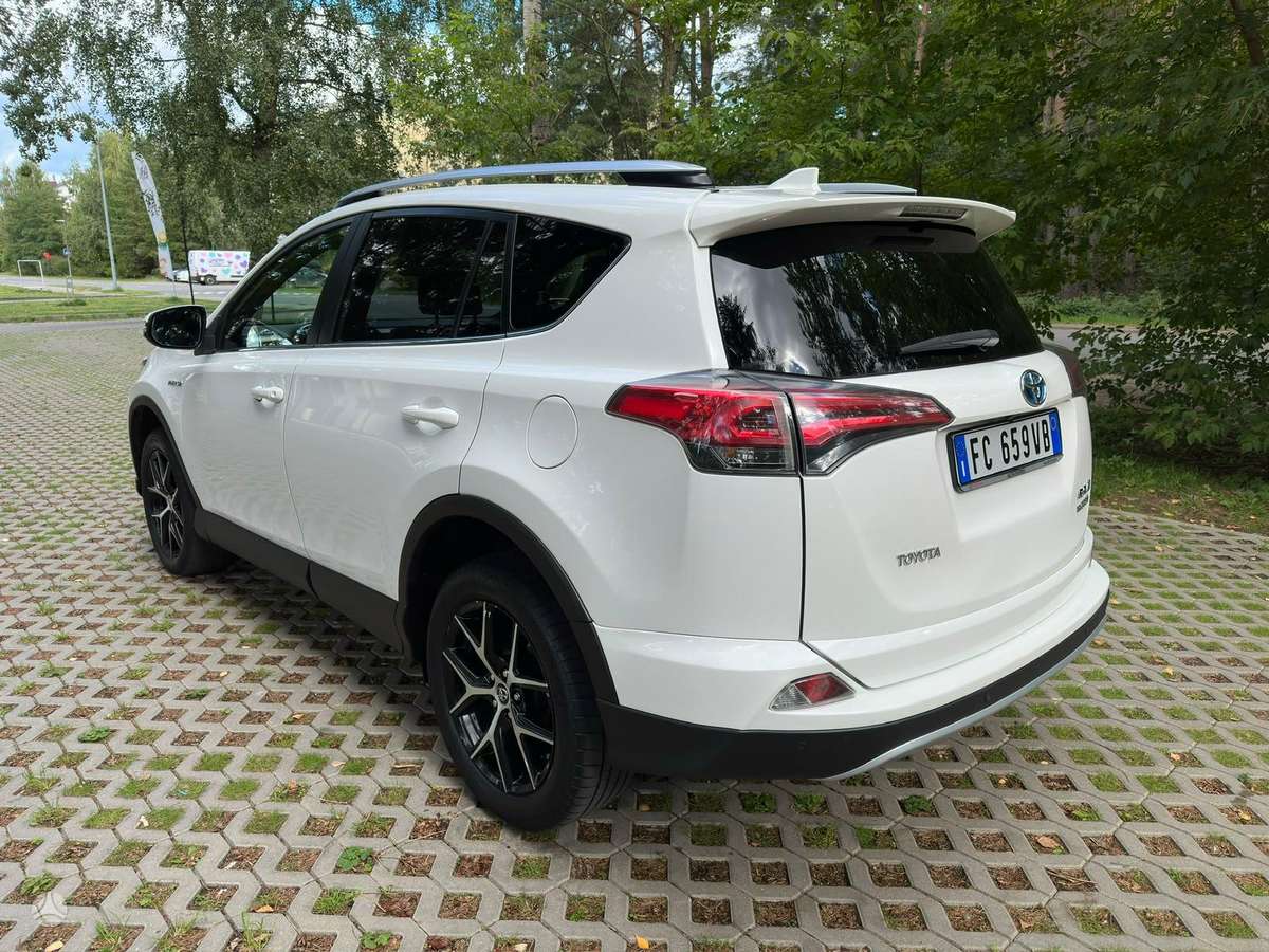 Toyota RAV4 - 4
