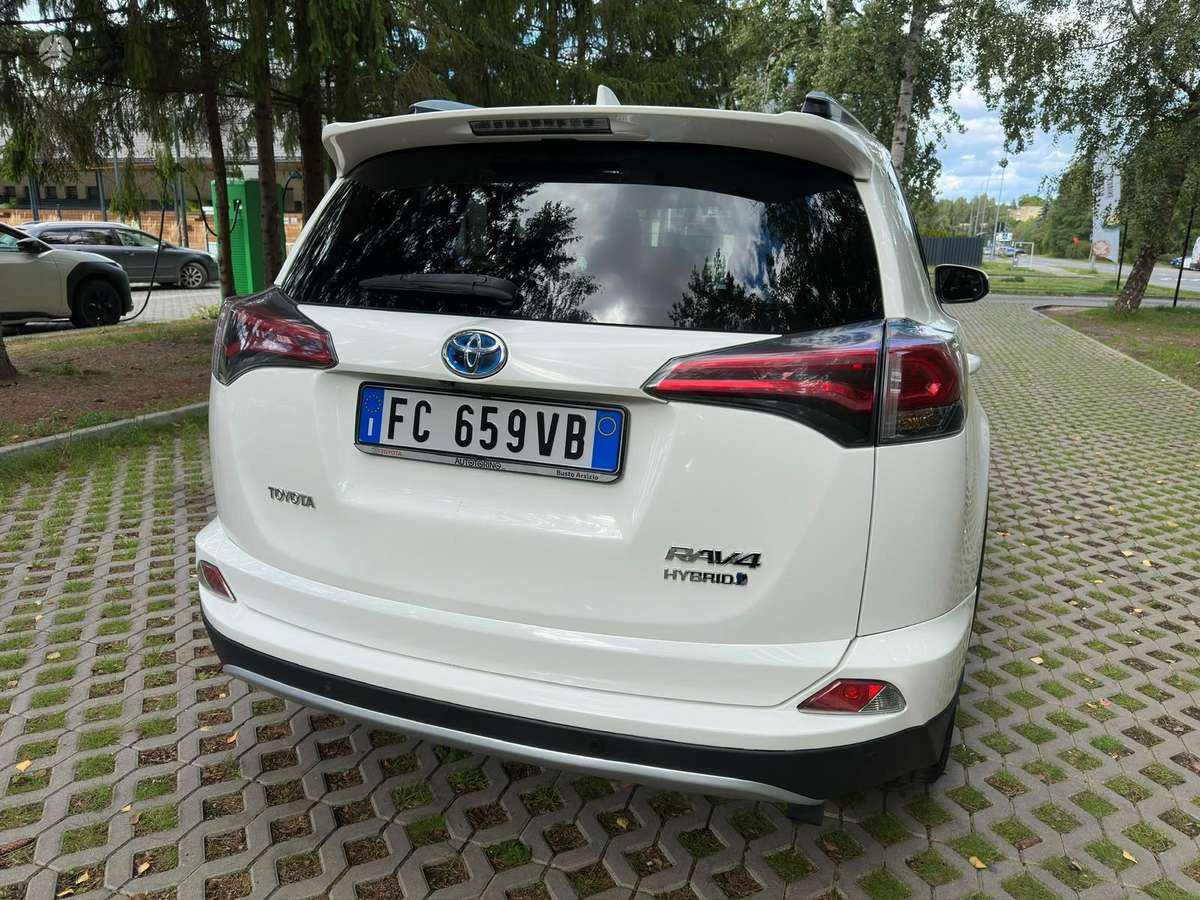 Toyota RAV4 - 9