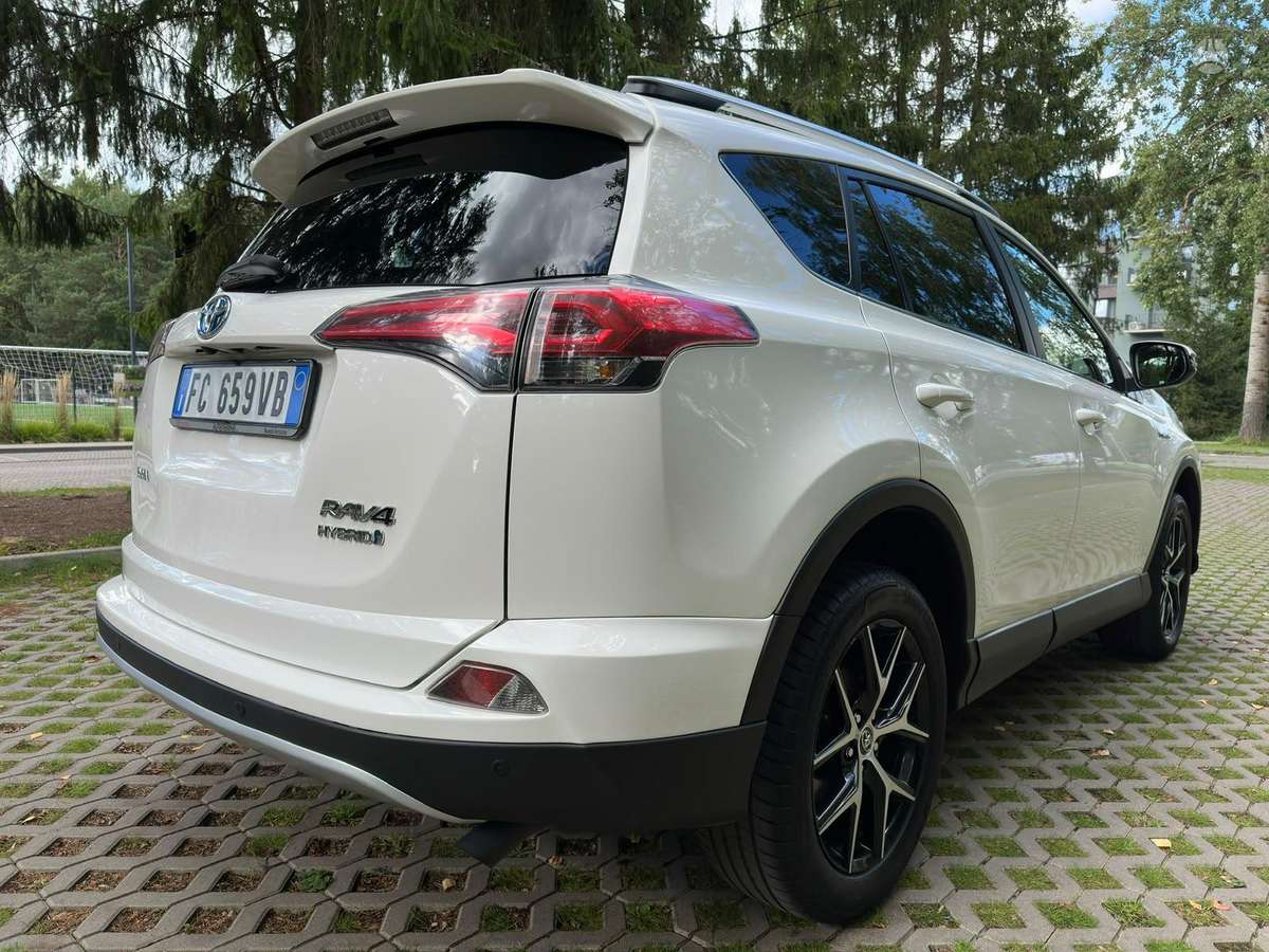 Toyota RAV4 - 11