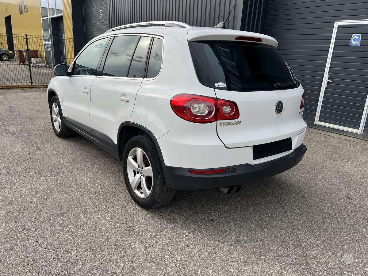 Volkswagen Tiguan - 5