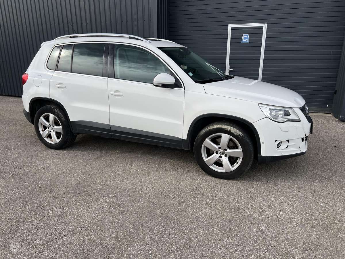 Volkswagen Tiguan - 10