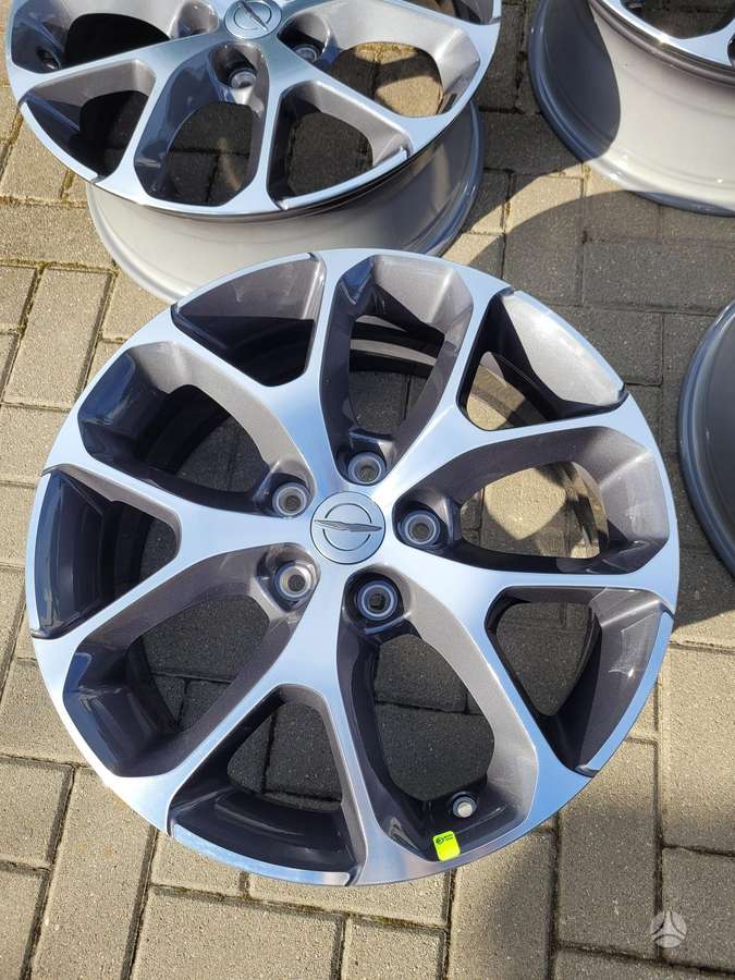 Chrysler Pacifica, lengvojo lydinio, R20