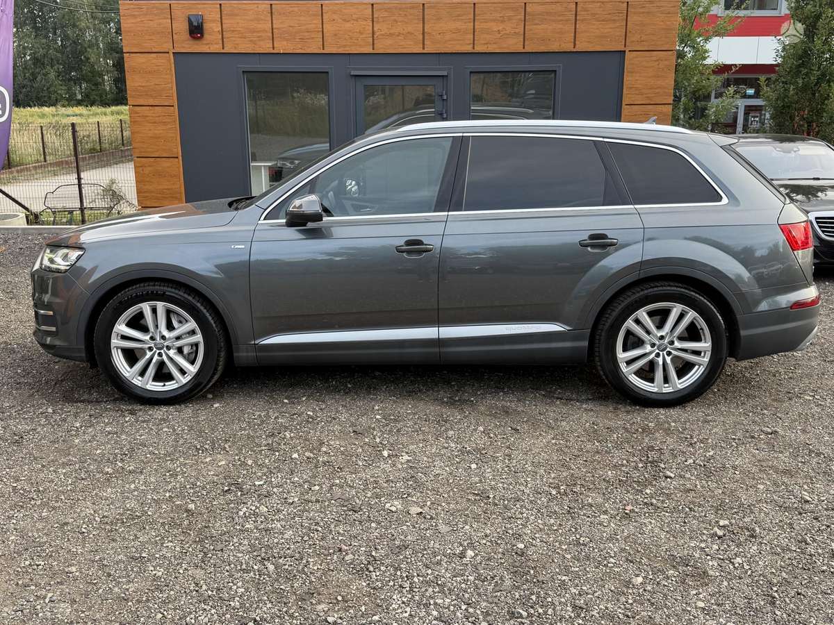 Audi Q7, 3.0 l., off-road / crossover