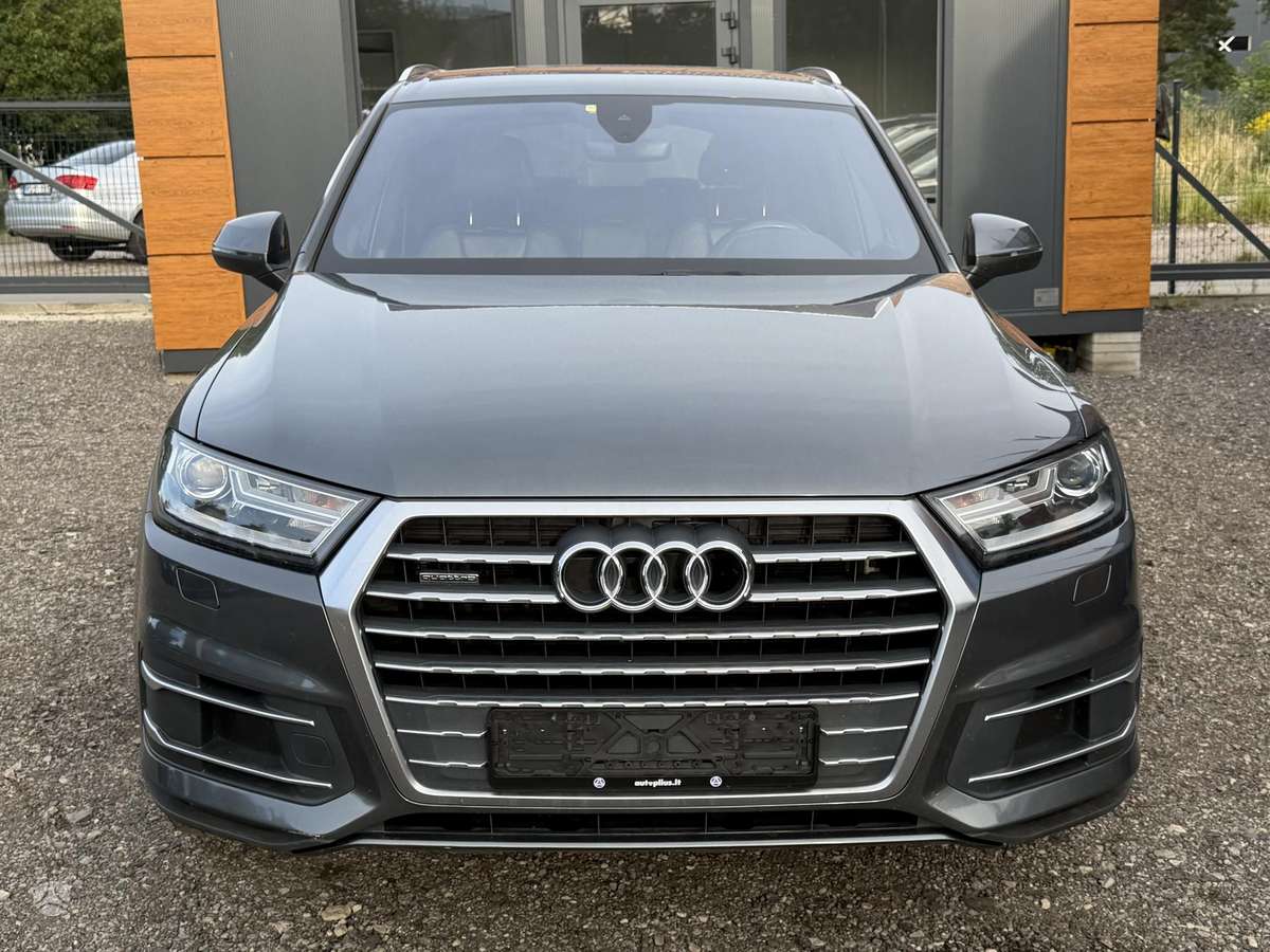 Audi Q7, 3.0 l., off-road / crossover