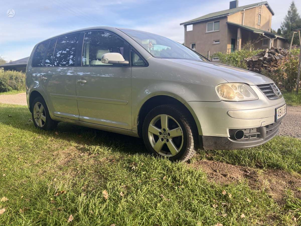 Volkswagen Touran - 5