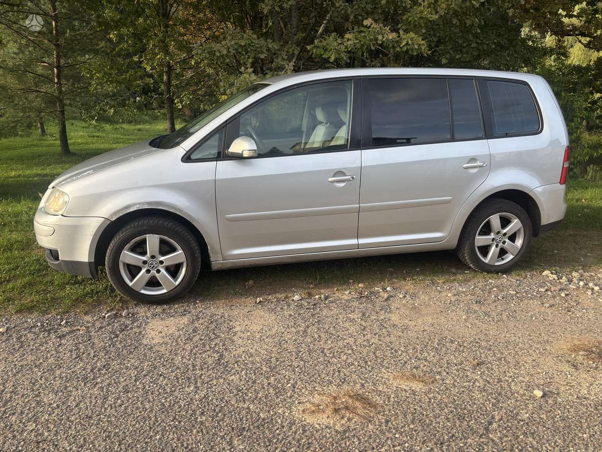 Volkswagen Touran - 9