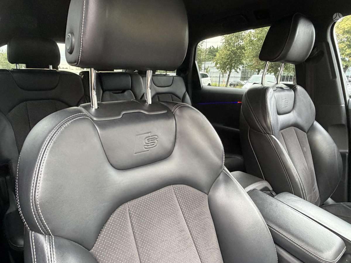 Audi Q7, 3.0 l., off-road / crossover
