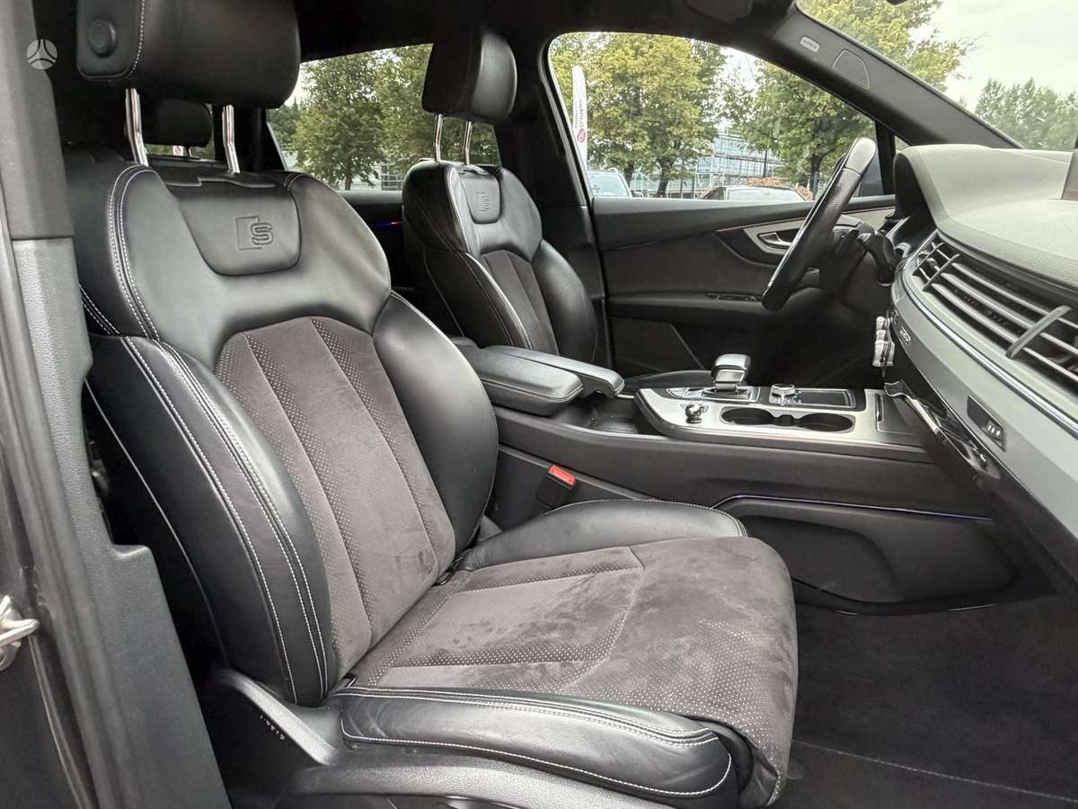 Audi Q7, 3.0 l., off-road / crossover