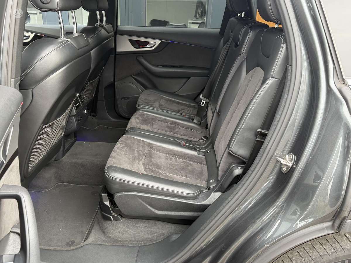 Audi Q7, 3.0 l., off-road / crossover
