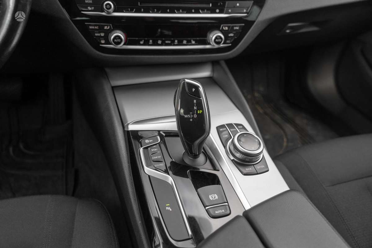 BMW 520, 2.0 l., Седан