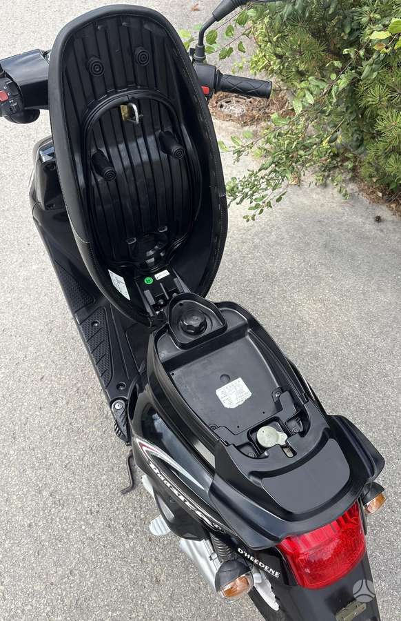 Yamaha Booster 49cc, scooters / mopeds