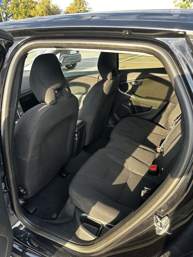Volvo V40 - 11