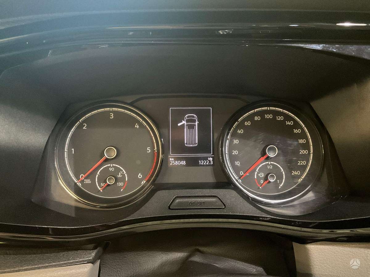 Volkswagen Transporter - 8