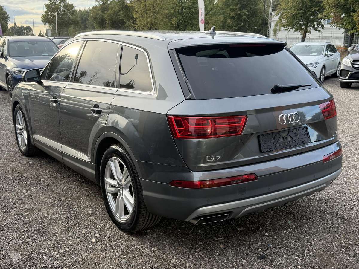 Audi Q7, 3.0 l., off-road / crossover