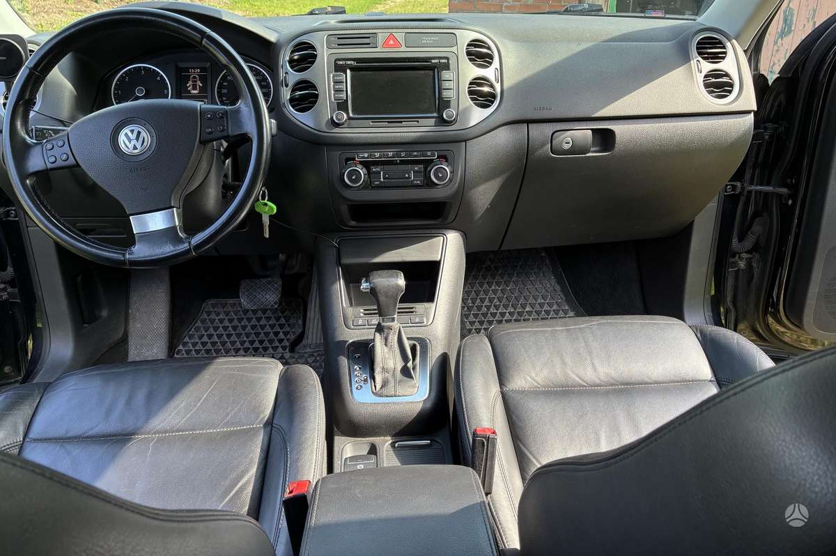 Volkswagen Tiguan - 9