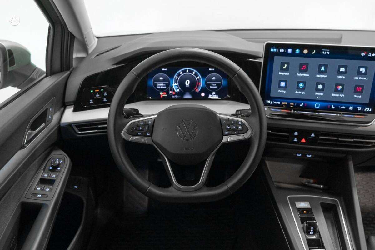 Volkswagen Golf - 11