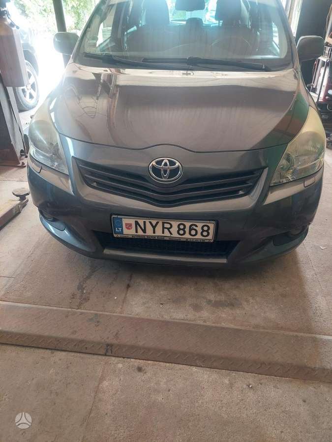 Toyota Verso - 1