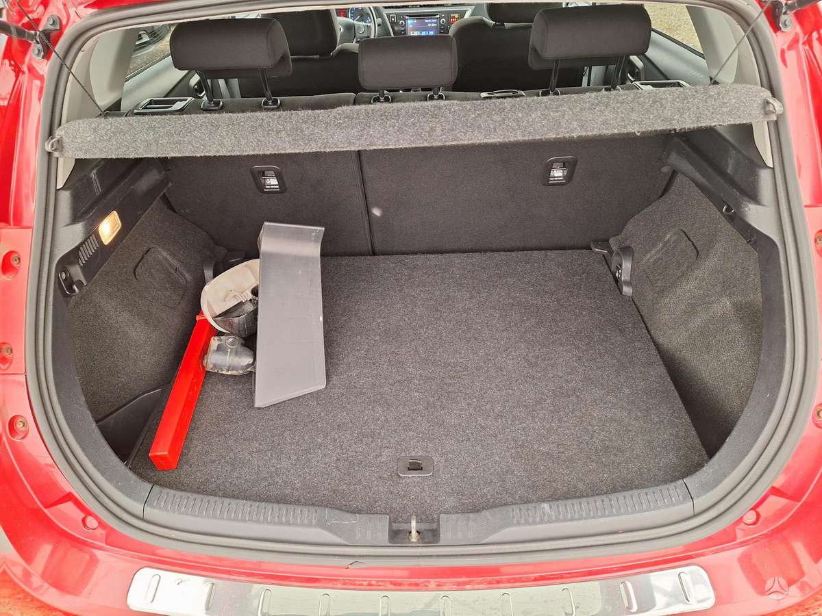 Toyota Auris - 11