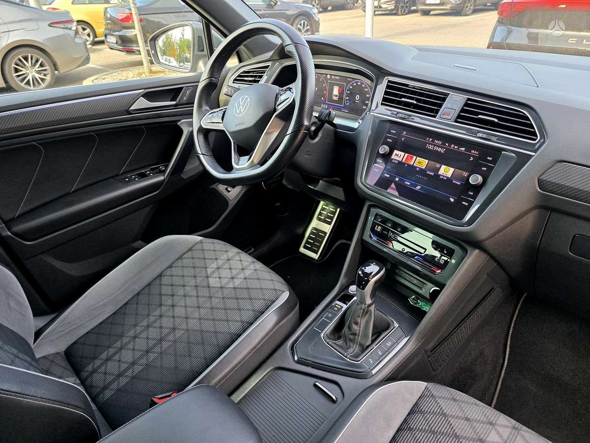 Volkswagen Tiguan - 10