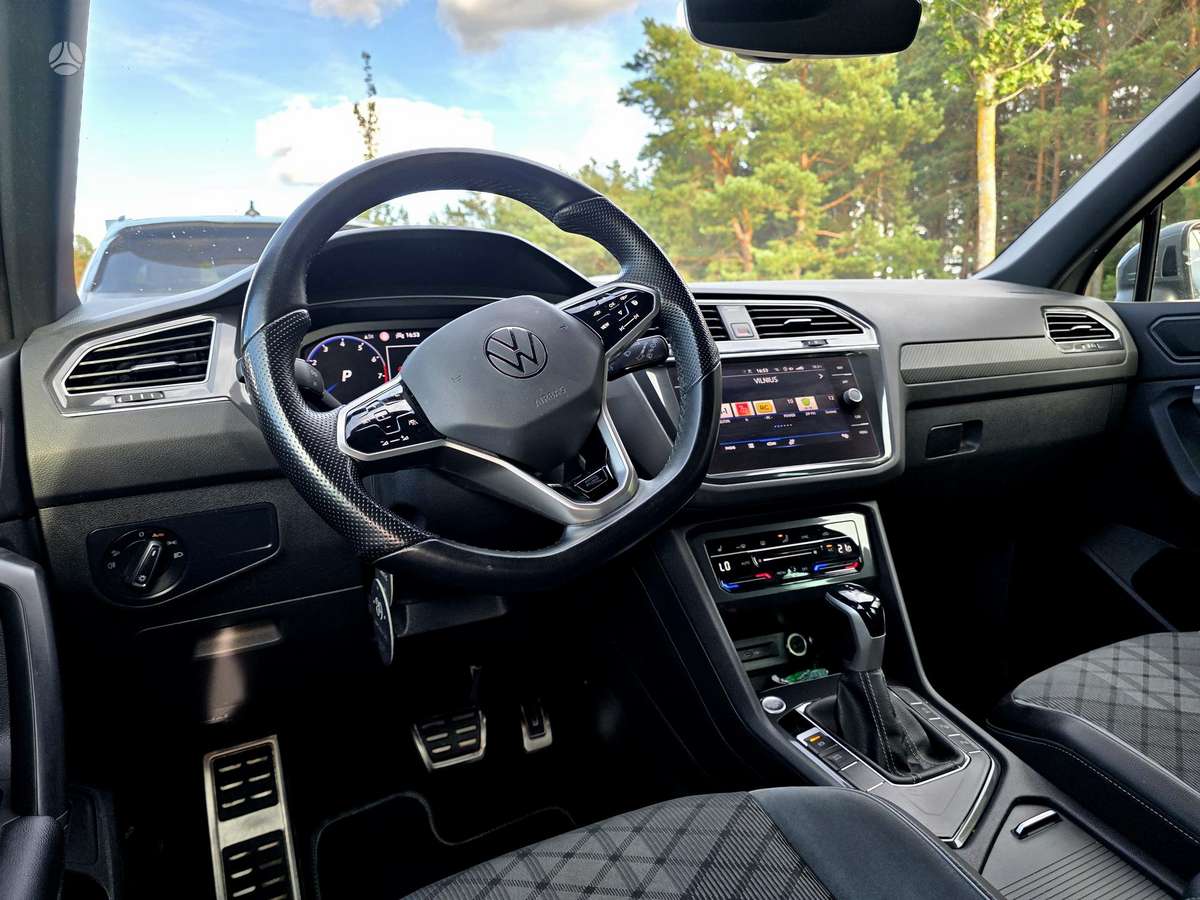 Volkswagen Tiguan - 11