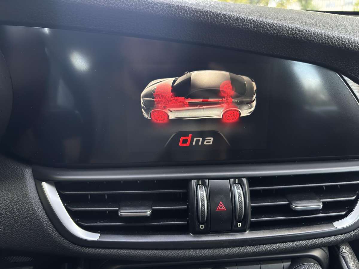 Alfa Romeo Giulia, 2.2 l., Седан
