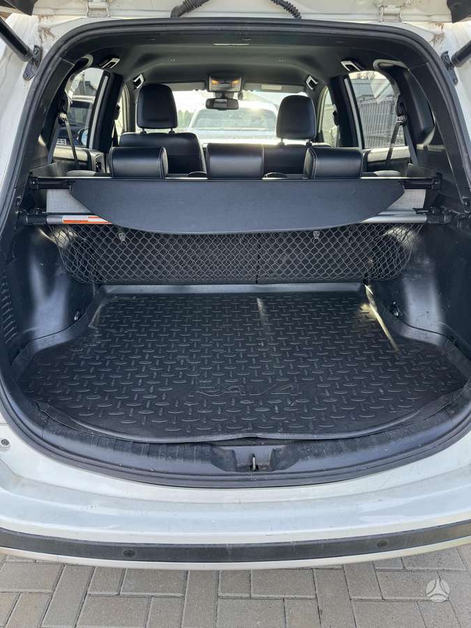 Toyota RAV4 - 3