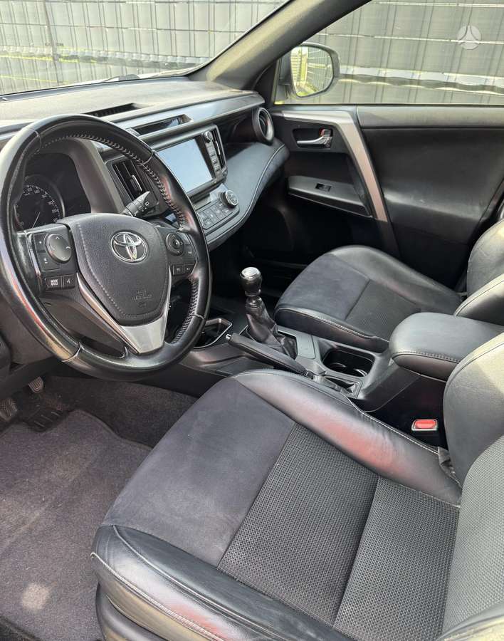 Toyota RAV4 - 7