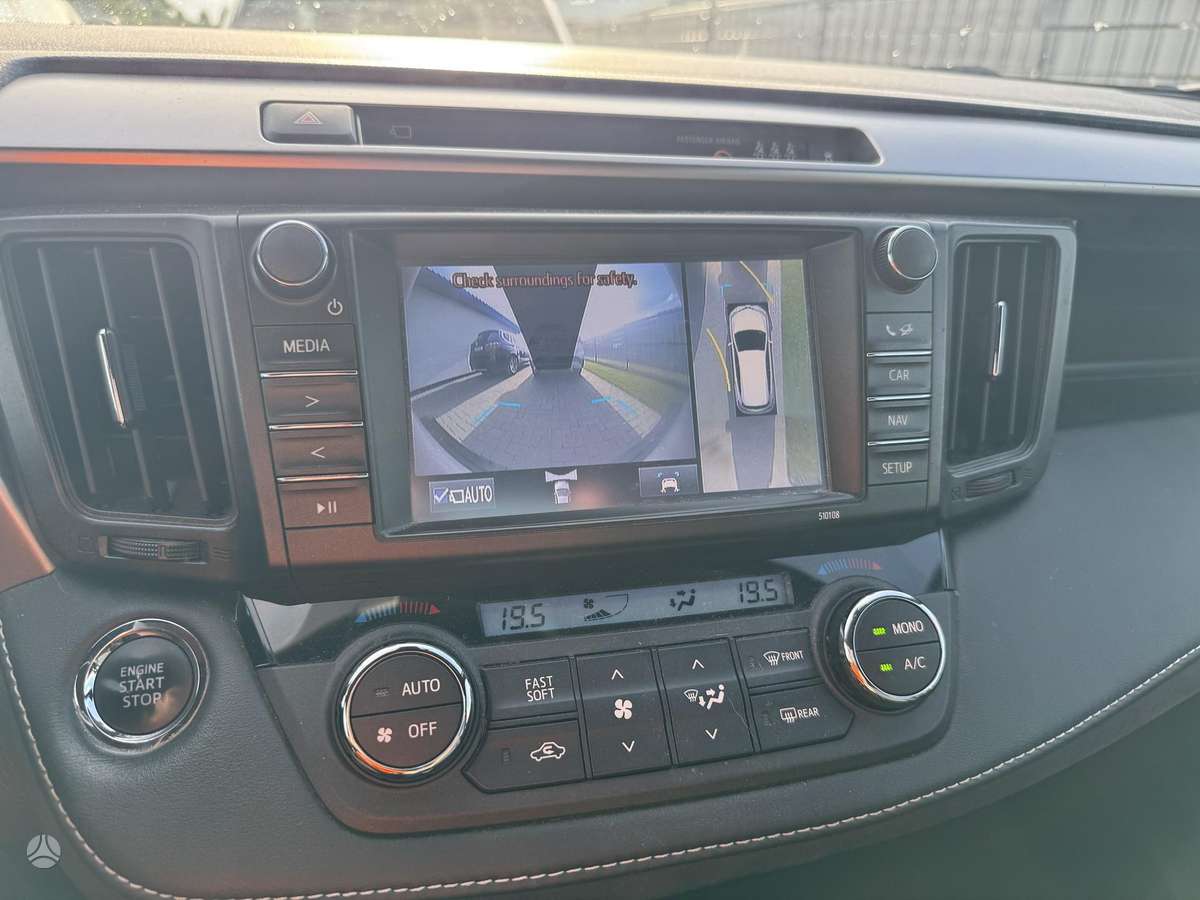 Toyota RAV4 - 11