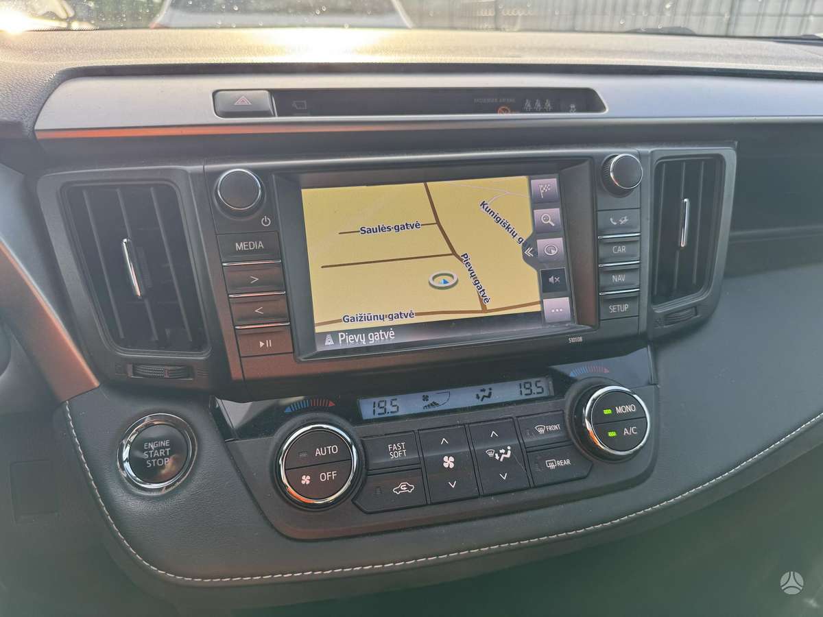 Toyota RAV4 - 12