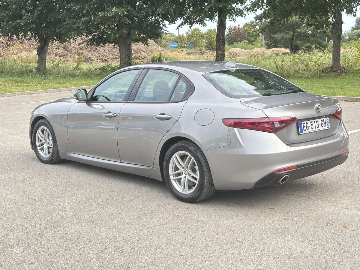 Alfa Romeo Giulia, 2.2 l., Седан