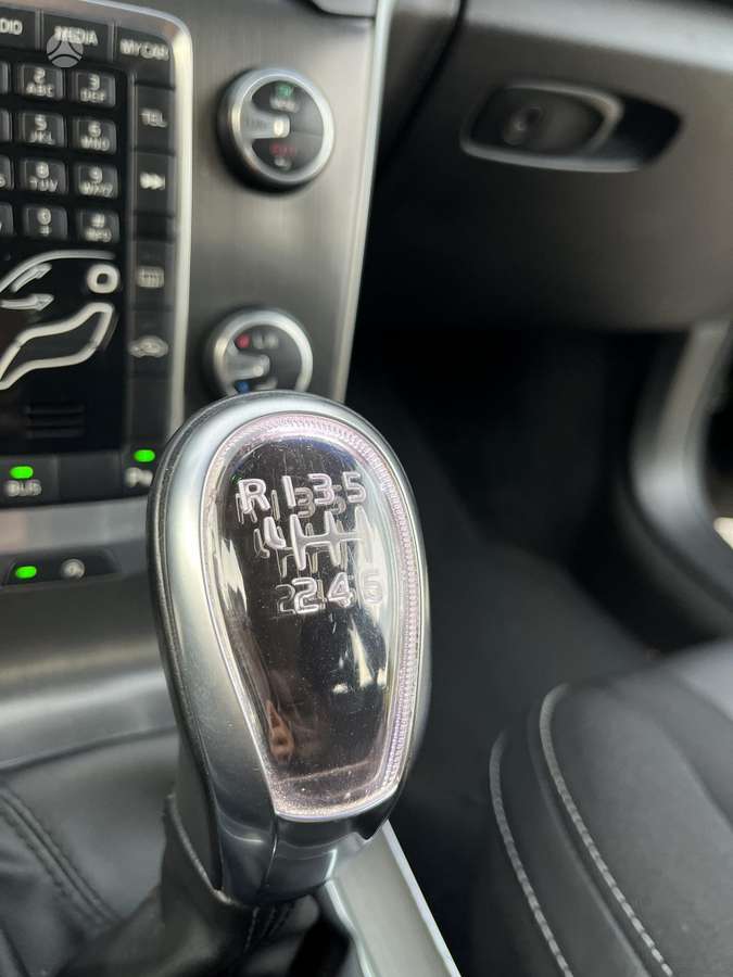 Volvo V40, 1.6 l., hatchback