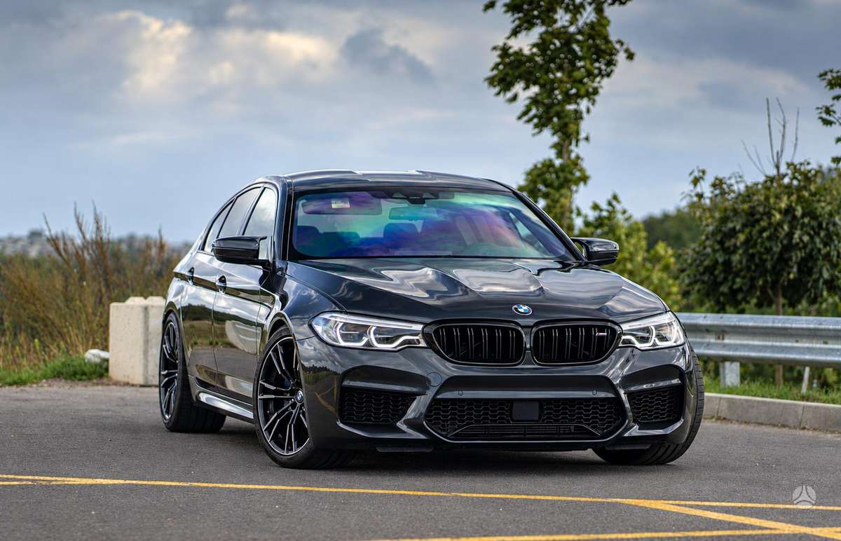 BMW M5, 4.4 l., Седан