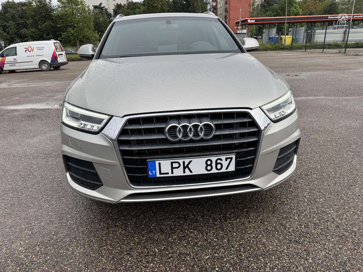 Audi Q3, 2.0 l., off-road / crossover