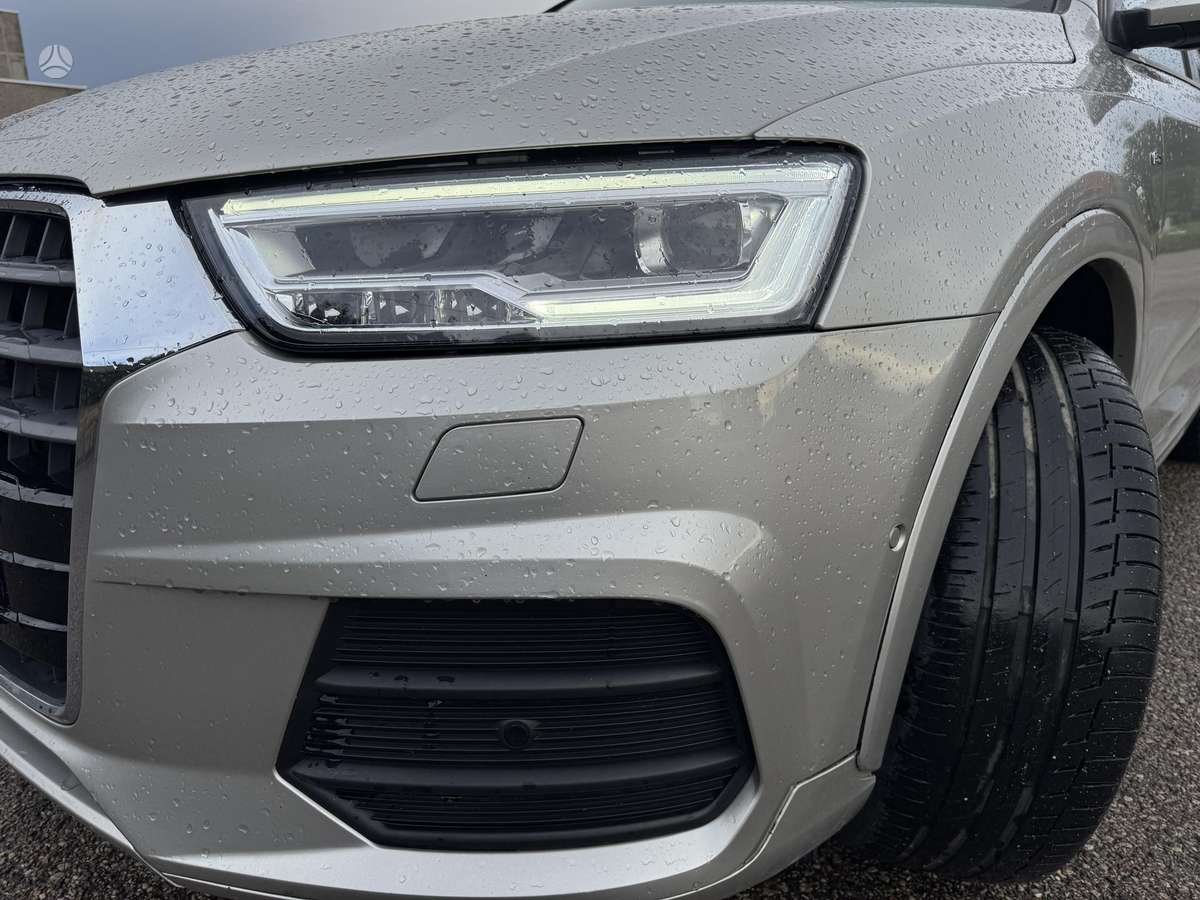 Audi Q3, 2.0 l., off-road / crossover