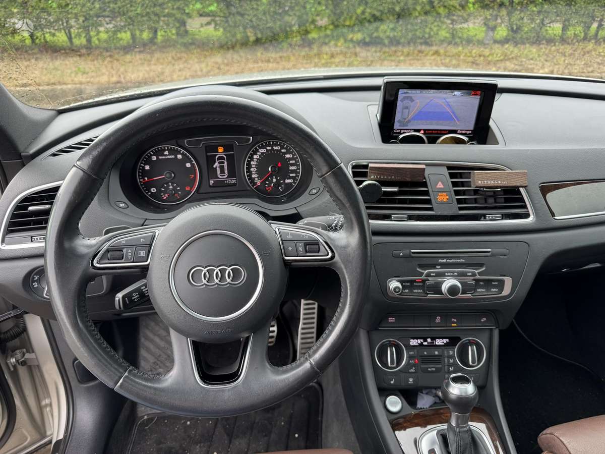 Audi Q3, 2.0 l., Внедорожник / Кроссовер