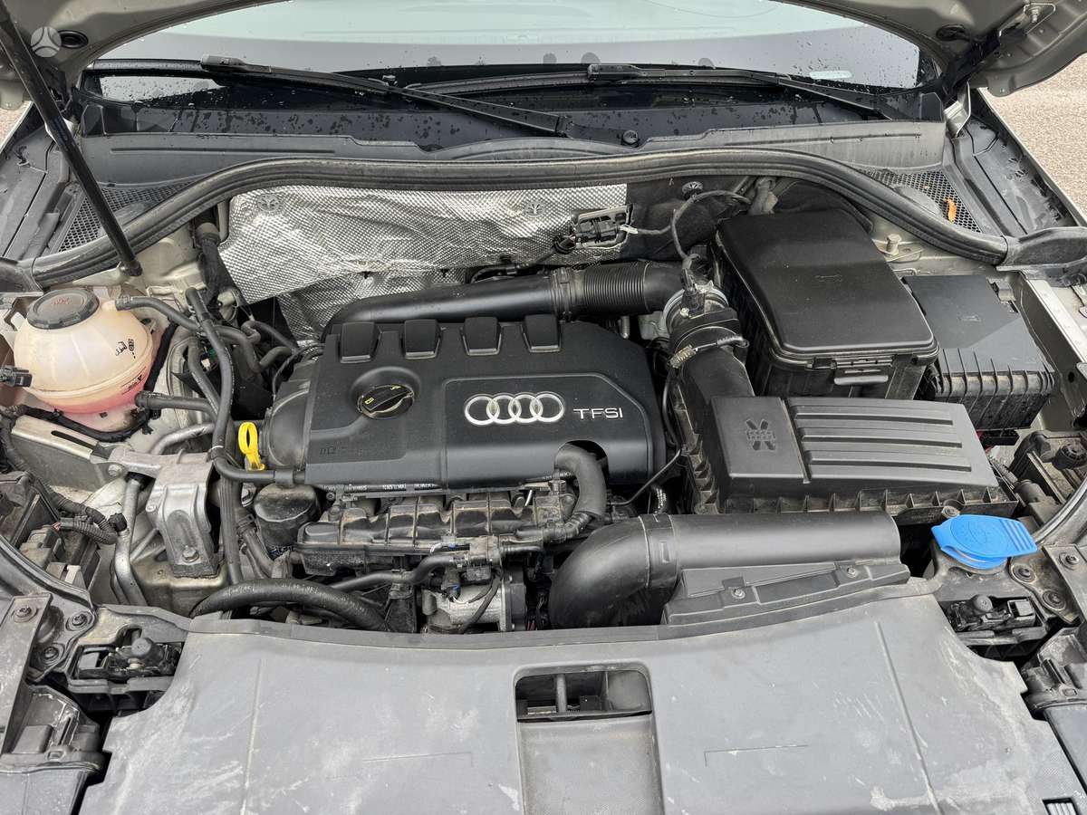 Audi Q3, 2.0 l., Внедорожник / Кроссовер