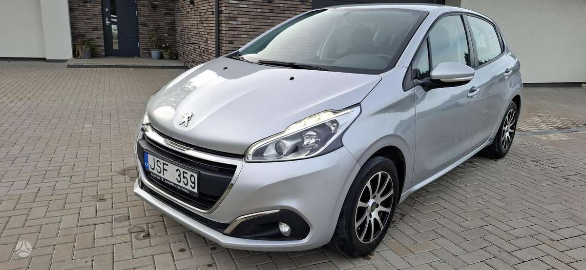 Peugeot 208 - 4