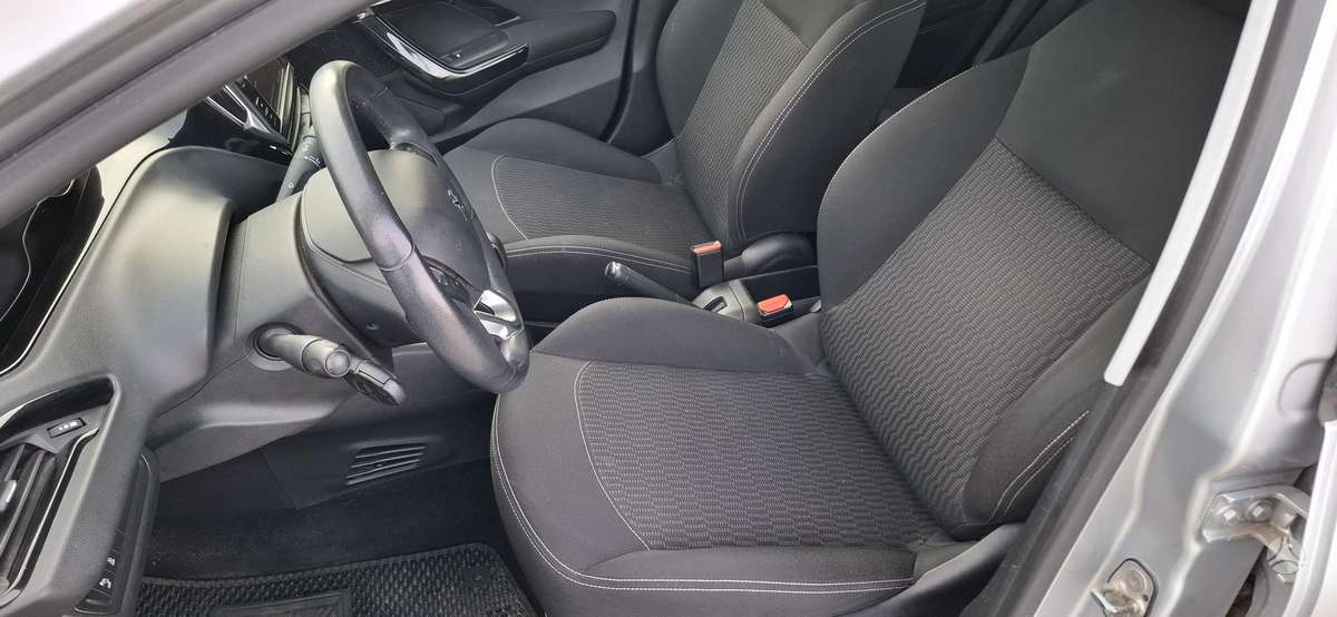 Peugeot 208 - 7