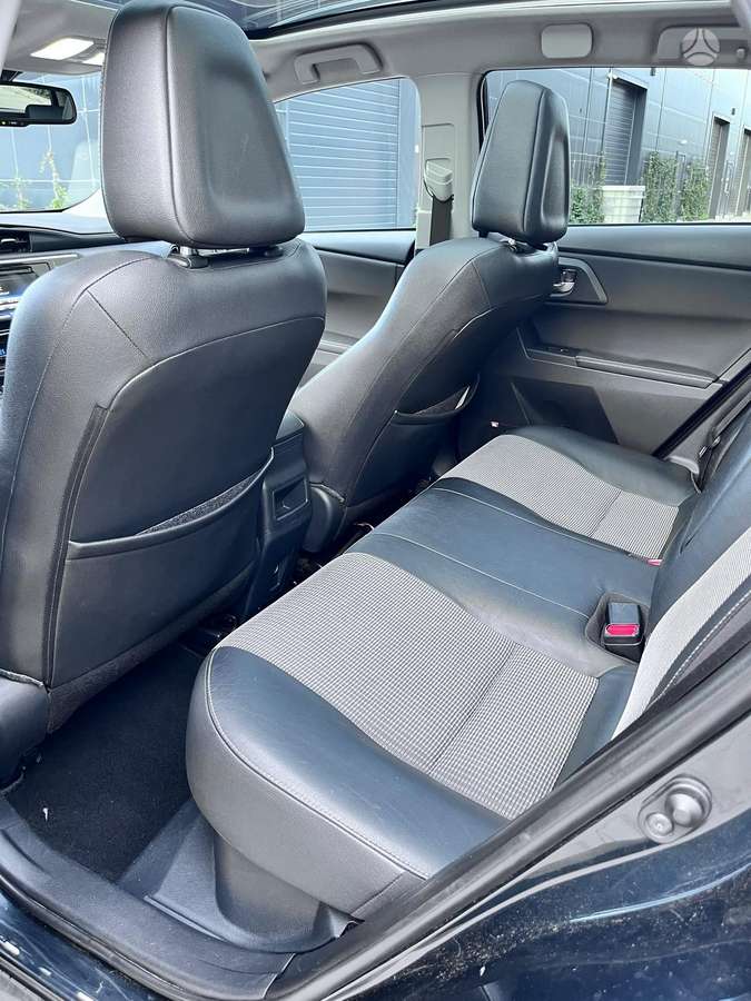 Toyota Auris - 10