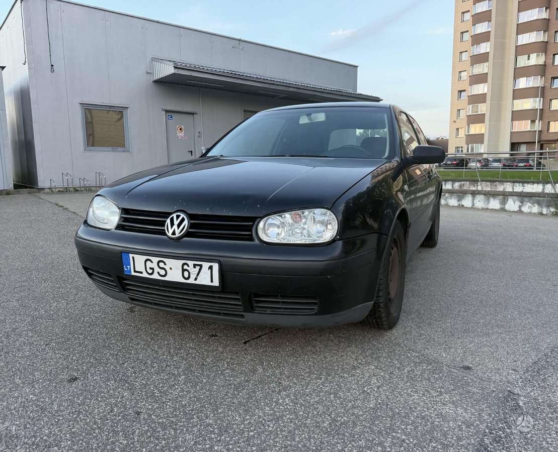 Volkswagen Golf - 1