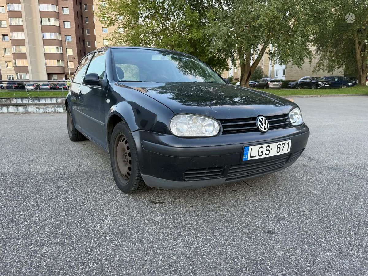 Volkswagen Golf - 2